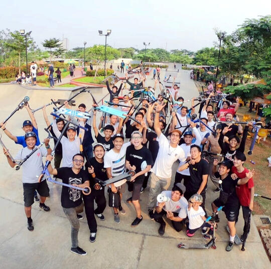 tempat les skateboard tangerang kursus skateboardlongboard cruiser quadskate rollerskate rollerblade sepatu roda inlineskate skuter otoped freestyle stunt scooter skateboarding terbaik skatepark kelas privat anak sehat guru event viral Popcorn Skate School